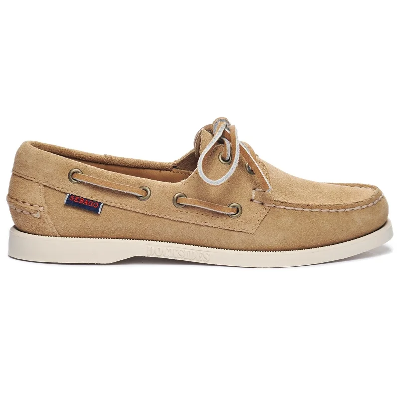 women boat shoes with a soft leather upper for flexibilityPortland Roughout Woman - Camel