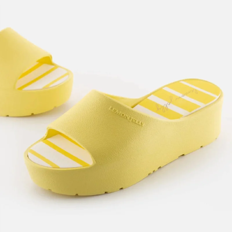 Women's Flat Slide Sandals with a Memory Foam Insole in White for All - Day ComfortSolis 03 In Lemonade