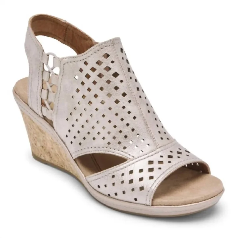 Sustainable Women's Recycled Material Sandals in Beige for Eco - Conscious ShoppersWomen's Janna Caged - Wide In Metallic